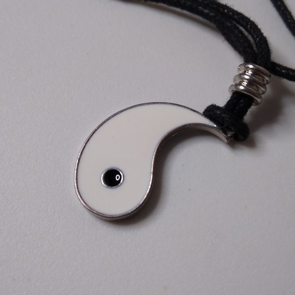 Yin And Yang Metal Pendant String Necklace Set - Picture 5 of 15